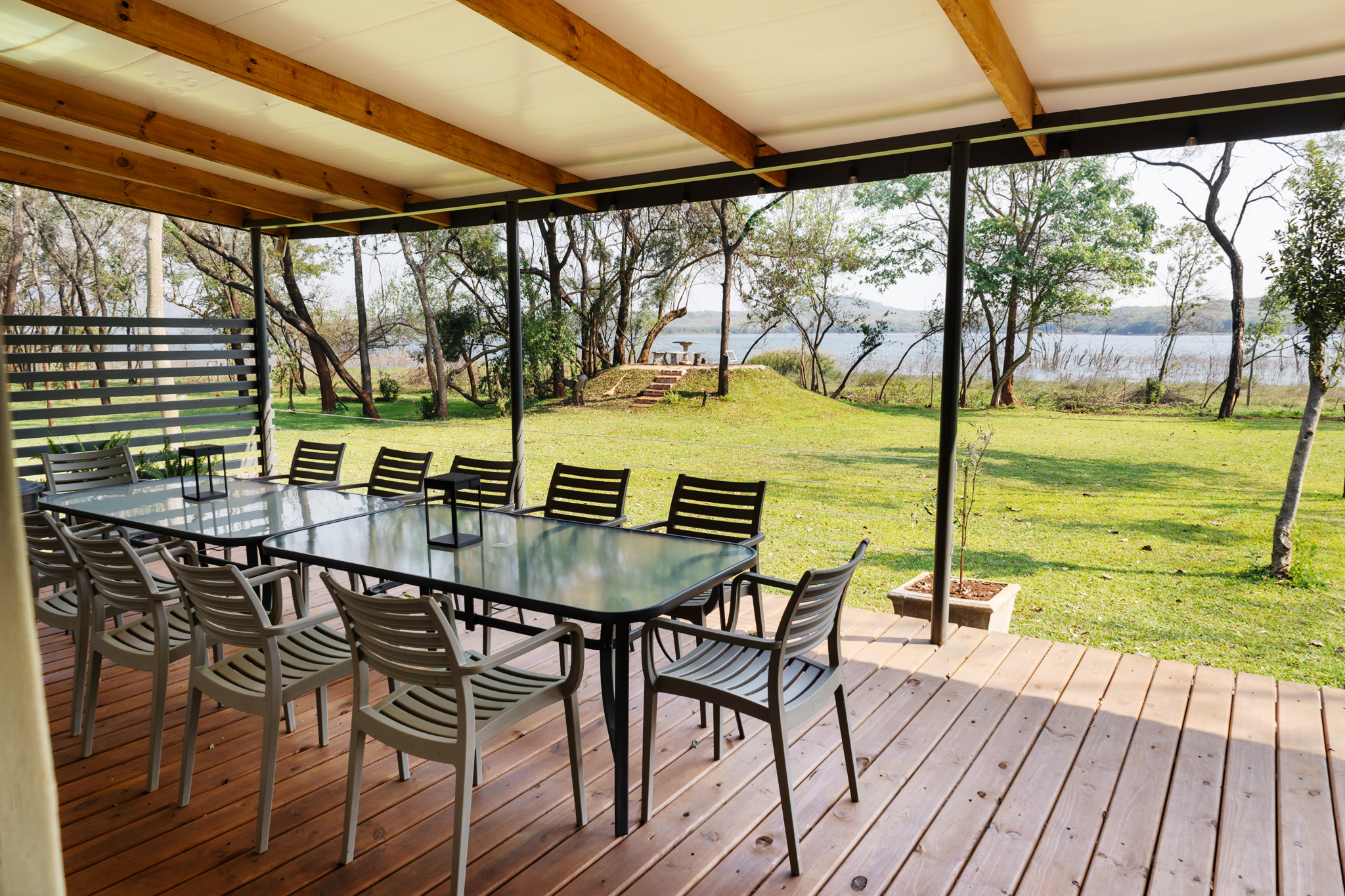 Deck dining at House 2