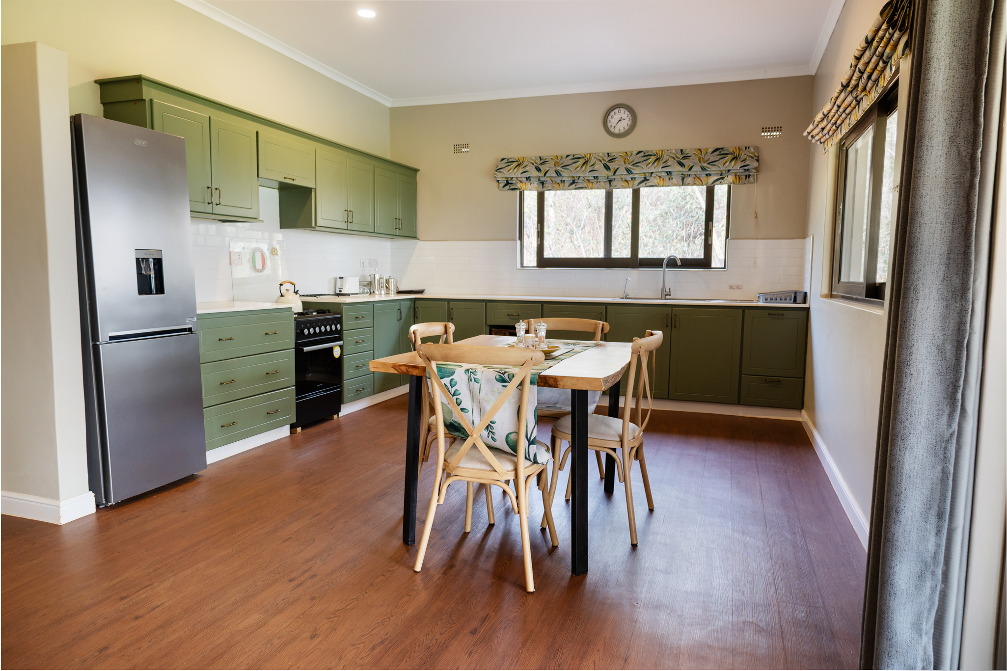 Kitchen and dining in House 3
